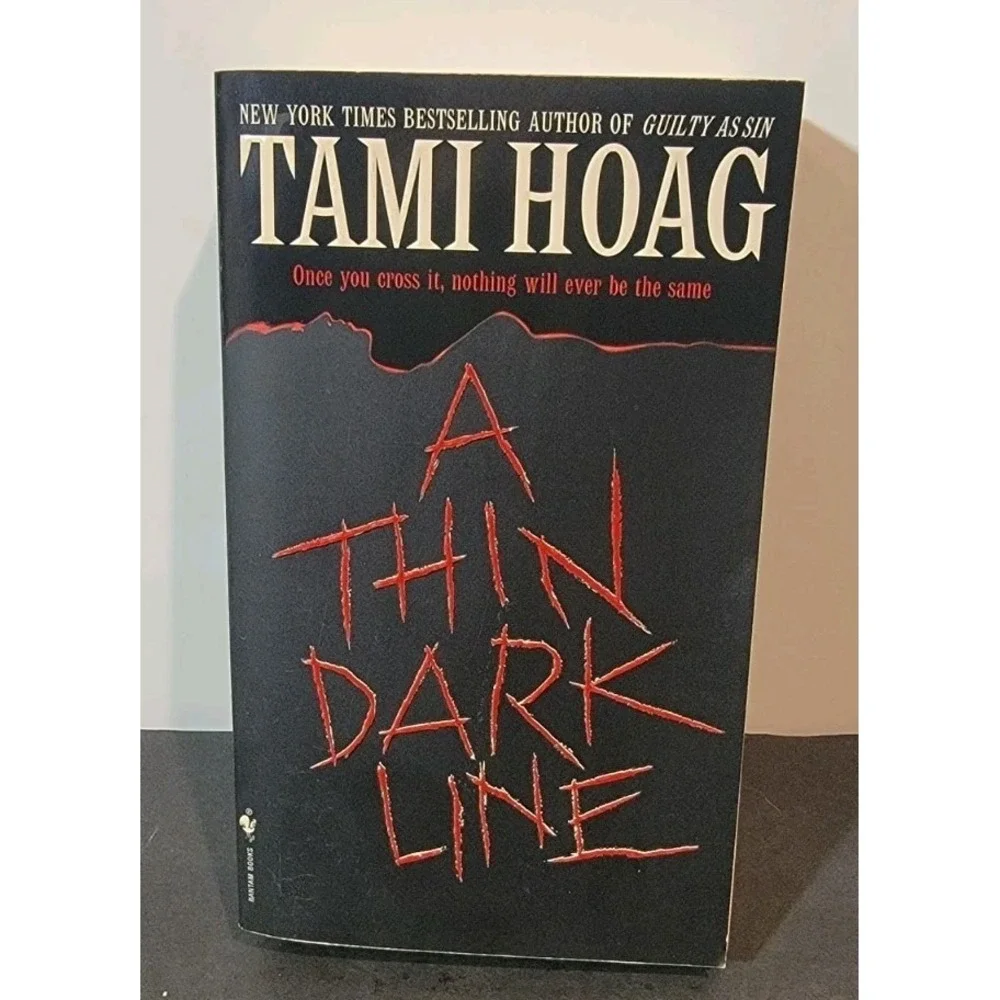 1997 A‎ Thin Dark Line By Tami Hoag Classic Horror Paperback Book